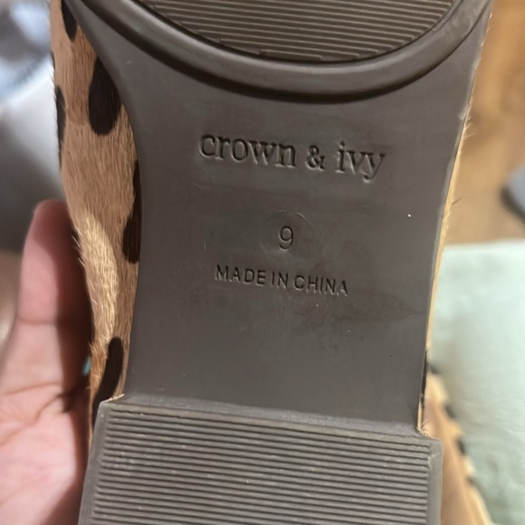 New Crown & Ivy Size 9 M Kylie Cheetah Animal Print Calf Hair Mules Slip On - Picture 3 of 7